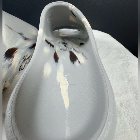 Adidas Yeezy Slides ‘MX Granite’ – Size 11 Men’s - Picture 9 of 12